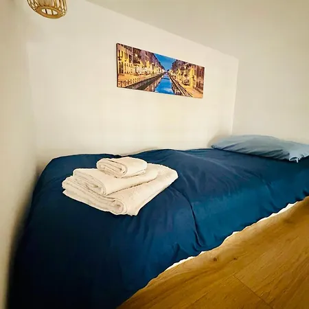 Loreto Blue House Milan